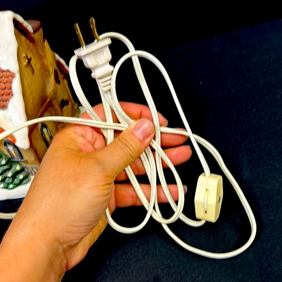 Vintage ceramic old world light up church by San Francisco Music Co - Picture 10 of 10